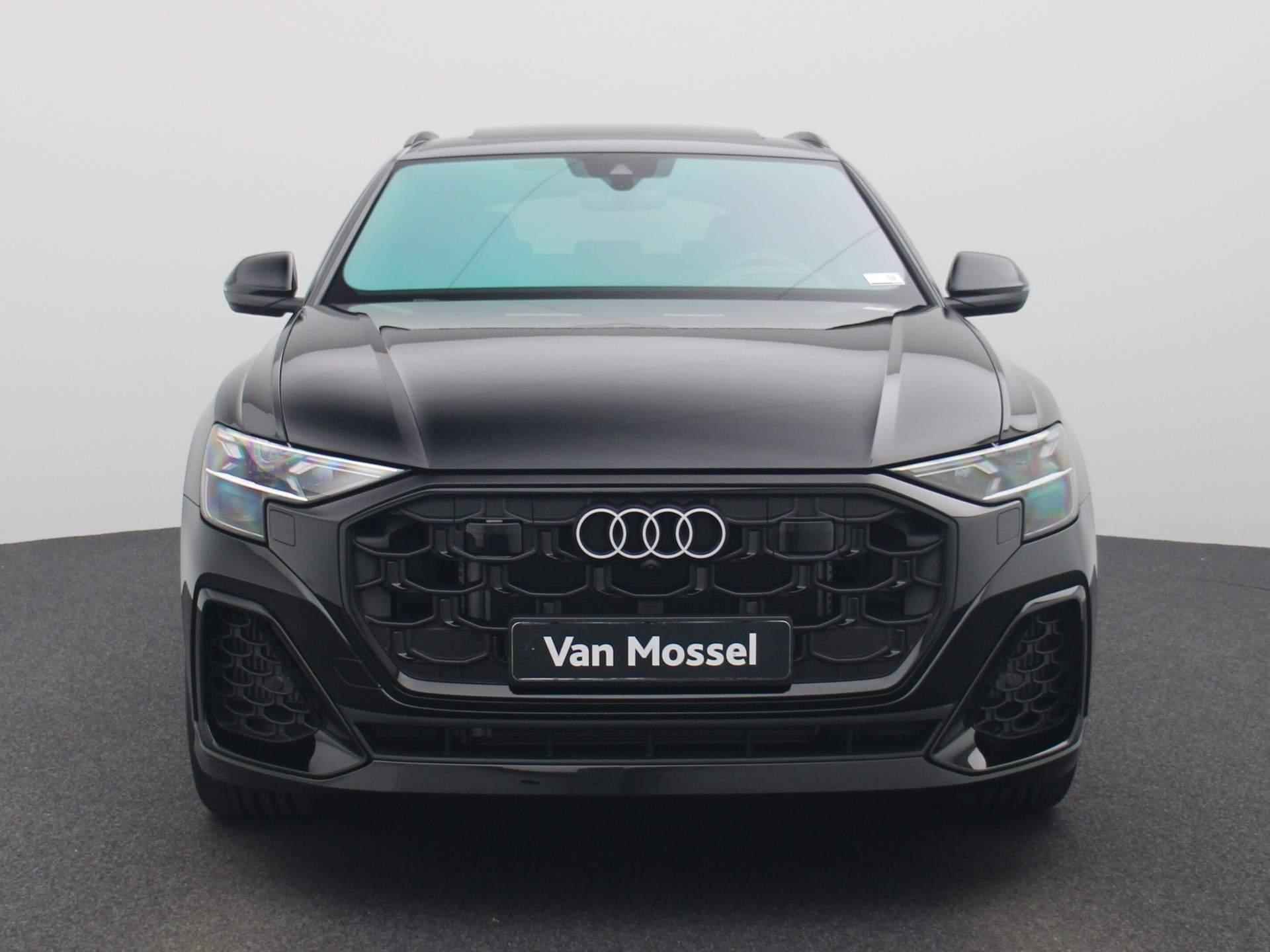 Audi Q8 60 TFSI e quattro Pro Line S Competition 490 PK | S-line | Automaat | Navigatie | 360 Camera | Panoramadak | Head-up Display | Luchtvering | B&0 3D Sound System| Dodehoeksensoren | Adaptive Cruise Control | Climate Control | Stoelverwarming voor- en achterin | Virtual Cockpit | Laser HD Matrix | Privacy glass | - 4/48