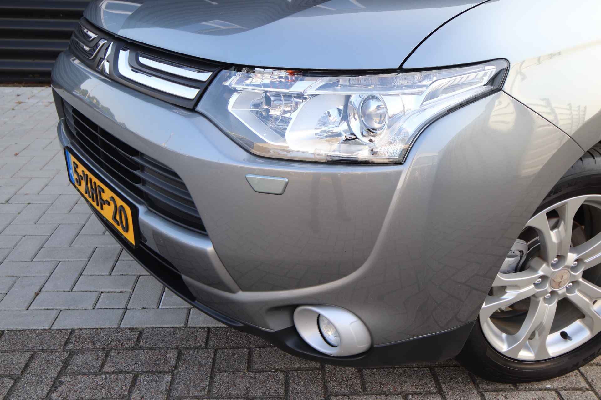 Mitsubishi Outlander 2.0 Intense+ 7p Automaat 7 zits, navi, 18 inch, Trekhaak - 18/63