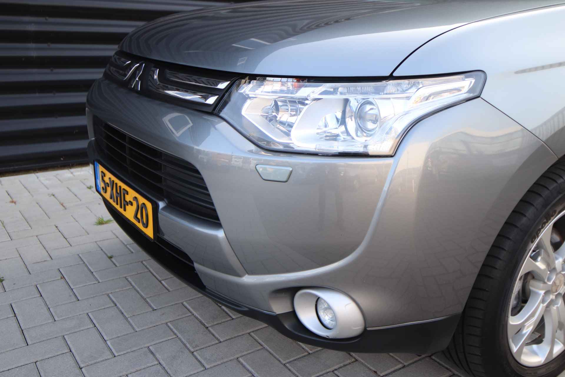 Mitsubishi Outlander 2.0 Intense+ 7p Automaat 7 zits, navi, 18 inch, Trekhaak - 21/63