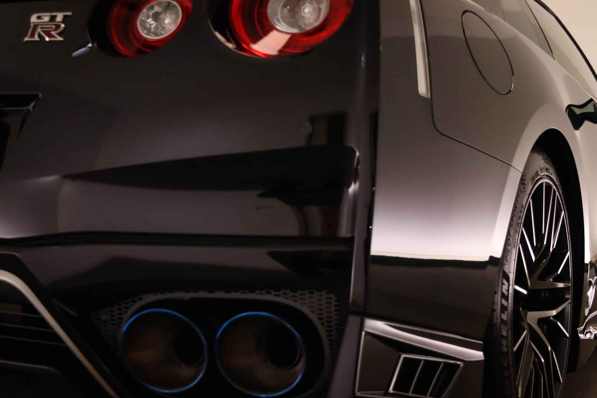 Nissan GT-R 3.8 V6 Black Edition | LED | CLIMA | LEDER | CRUISE | NAVI | BOSE DAB | APPLE | PDC | CAMERA | 20" | DEALER ONDERHOUDEN - 26/62