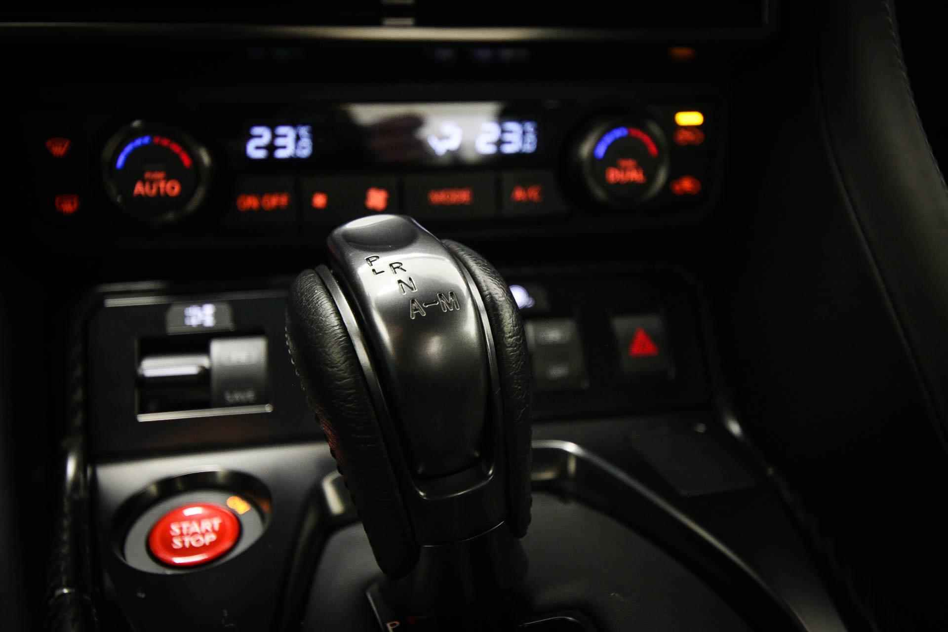 Nissan GT-R 3.8 V6 Black Edition | LED | CLIMA | LEDER | CRUISE | NAVI | BOSE DAB | APPLE | PDC | CAMERA | 20" | DEALER ONDERHOUDEN - 50/62