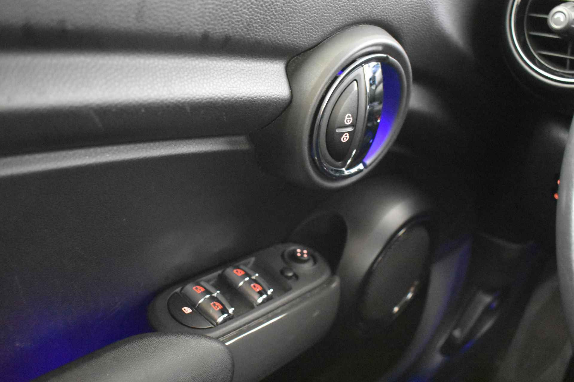 MINI Hatchback Cooper Pepper Automaat / LED / Stoelverwarming / PDC achter / Cruise Control - 6/36