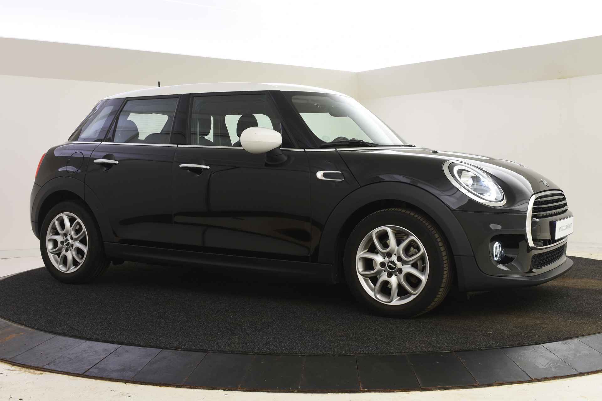 MINI Hatchback Cooper Pepper Automaat / LED / Stoelverwarming / PDC achter / Cruise Control - 22/36