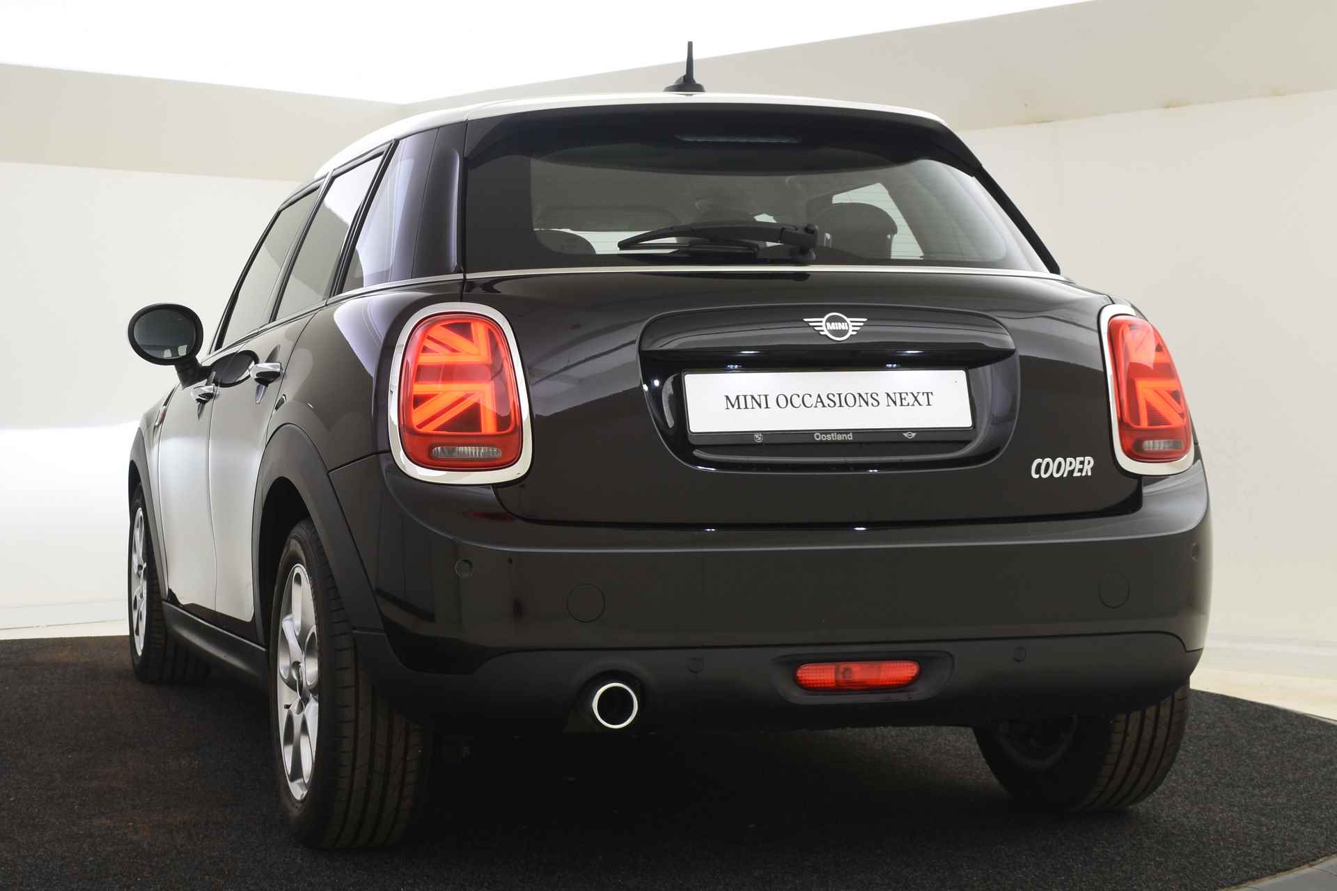 MINI Hatchback Cooper Pepper Automaat / LED / Stoelverwarming / PDC achter / Cruise Control - 23/36