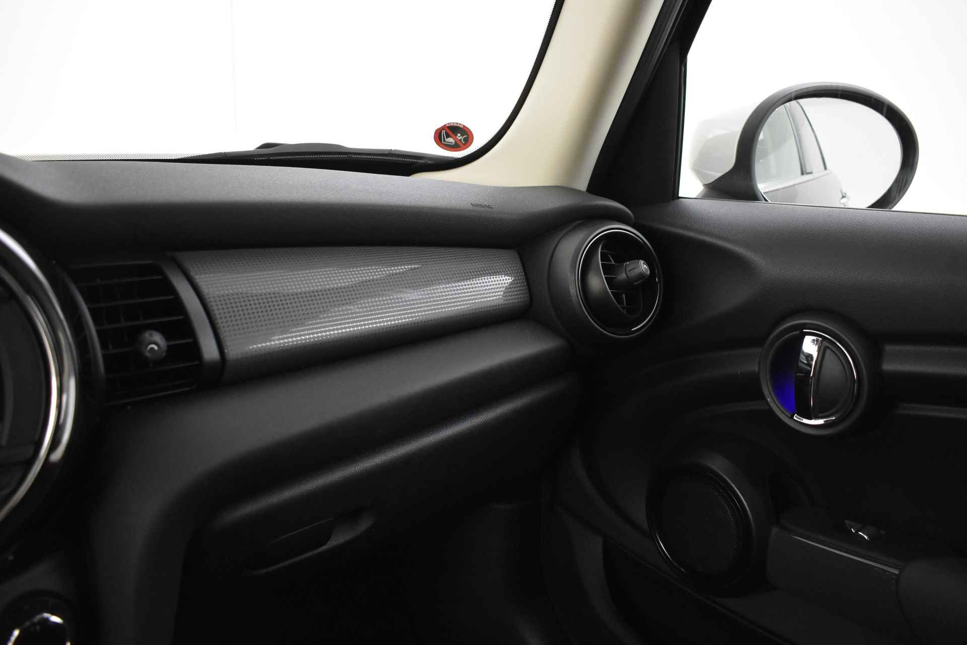MINI Hatchback Cooper Pepper Automaat / LED / Stoelverwarming / PDC achter / Cruise Control - 25/36