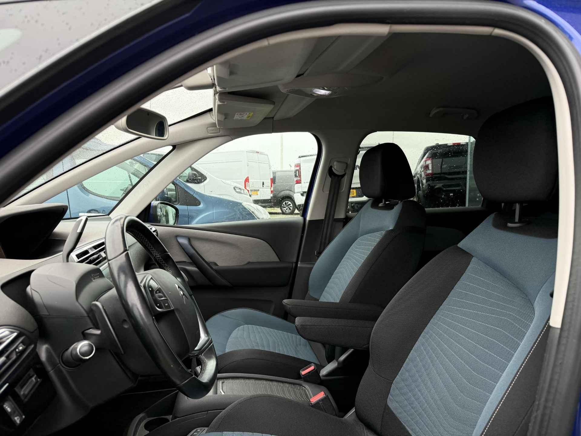 Citroen C4 Picasso 1.2 130PK Feel Aut. | Navigatie | Panoramisch voooruit | Camera | Climate control | Carplay | PDC V+A | LMV 17 inch | Afn. Trekhaak - 8/16