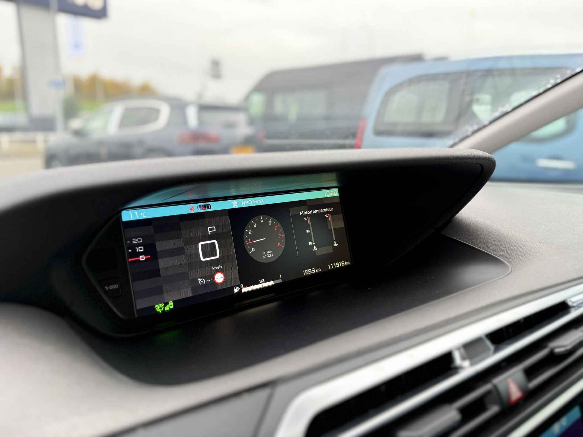 Citroen C4 Picasso 1.2 130PK Feel Aut. | Navigatie | Panoramisch voooruit | Camera | Climate control | Carplay | PDC V+A | LMV 17 inch | Afn. Trekhaak - 14/16