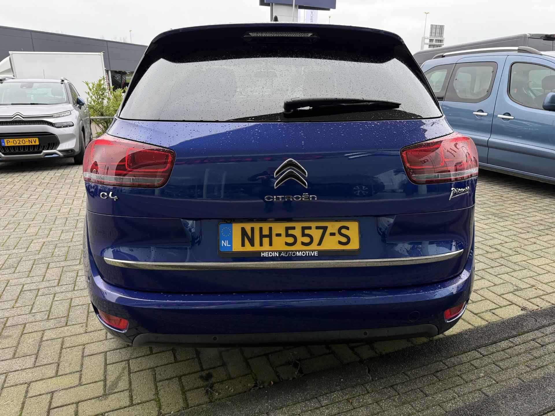 Citroen C4 Picasso 1.2 130PK Feel Aut. | Navigatie | Panoramisch voooruit | Camera | Climate control | Carplay | PDC V+A | LMV 17 inch | Afn. Trekhaak - 4/16