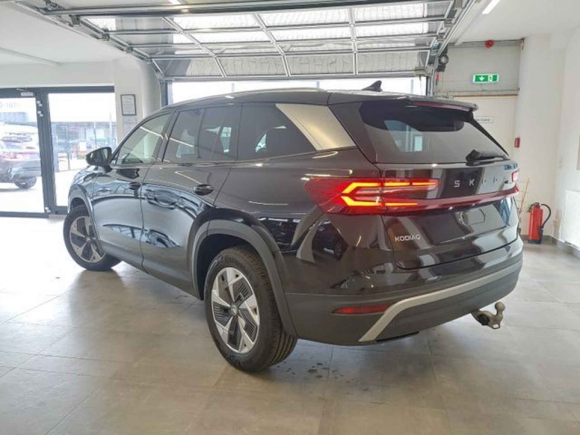 SKODA Kodiaq 2.0 TDI DSG SELECTION TREKHAAK/CARPLAY/ACC/PDC/STOELVERW - 5/17