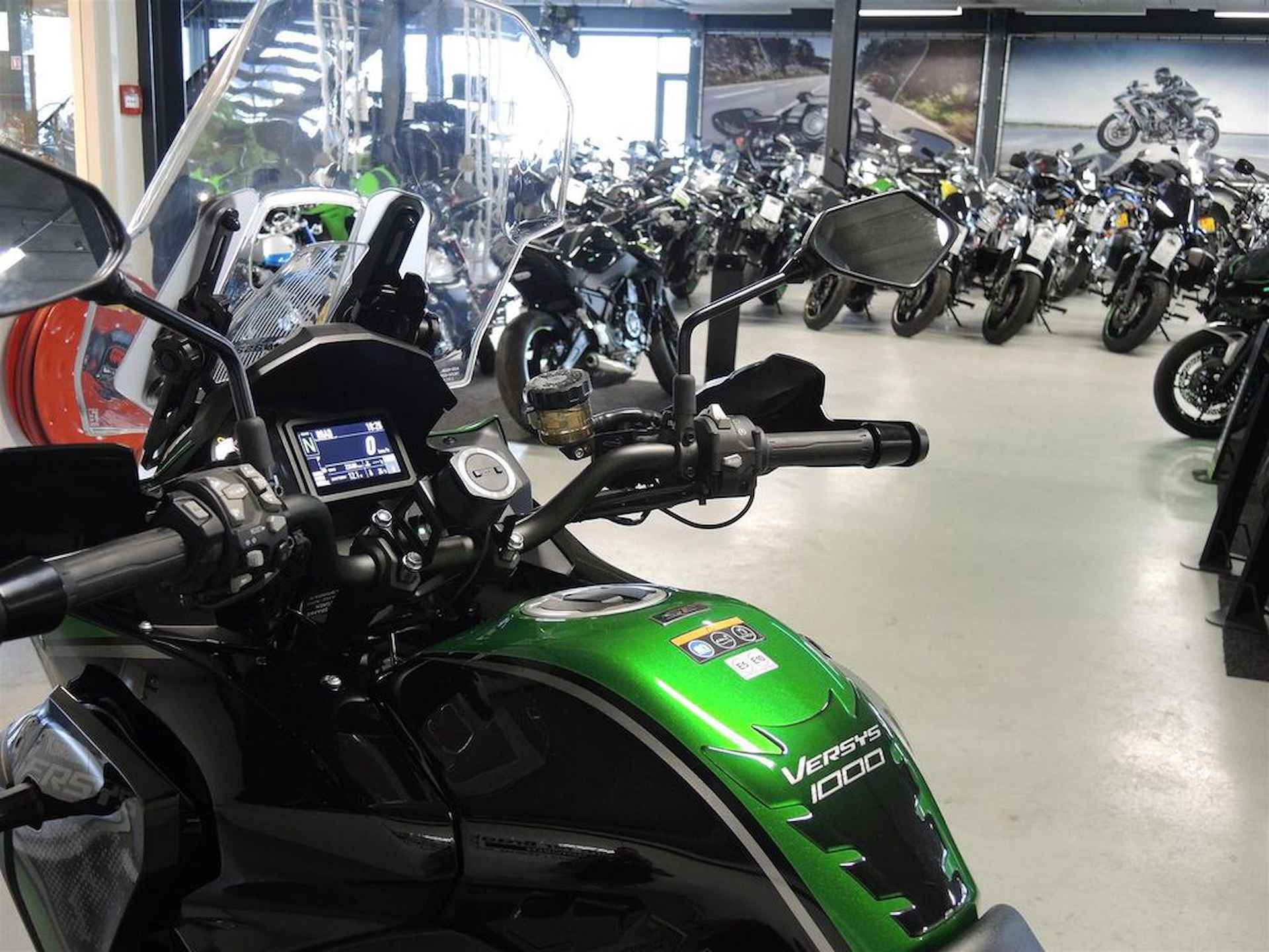 Kawasaki Versys-1000 SE Grand Tourer - 12/15