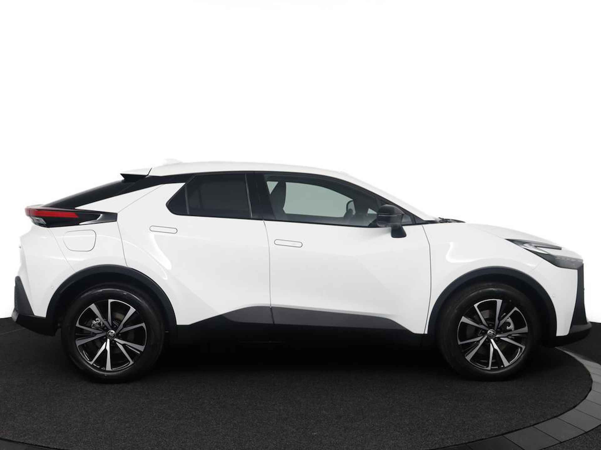 Toyota C-HR 2.0 Plug-in Hybrid 220 First Edition | Nieuw direct leverbaar | 10 jaar fabrieksgarantie | - 12/59