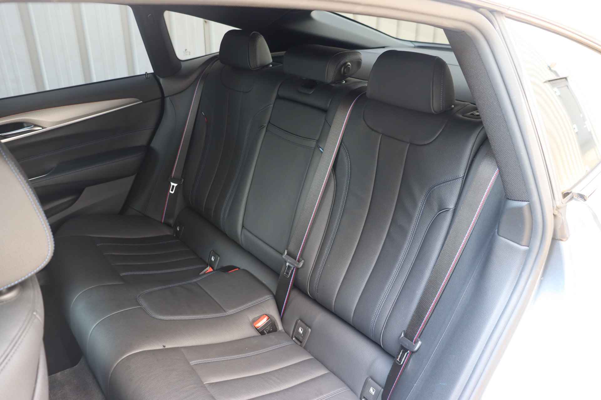 BMW 6 Serie Gran Turismo 630i High Executive M Sport Automaat / Sportstoelen / Active Cruise Control / Parking Assistant Plus / Navigatie Professional / Leder - 7/47