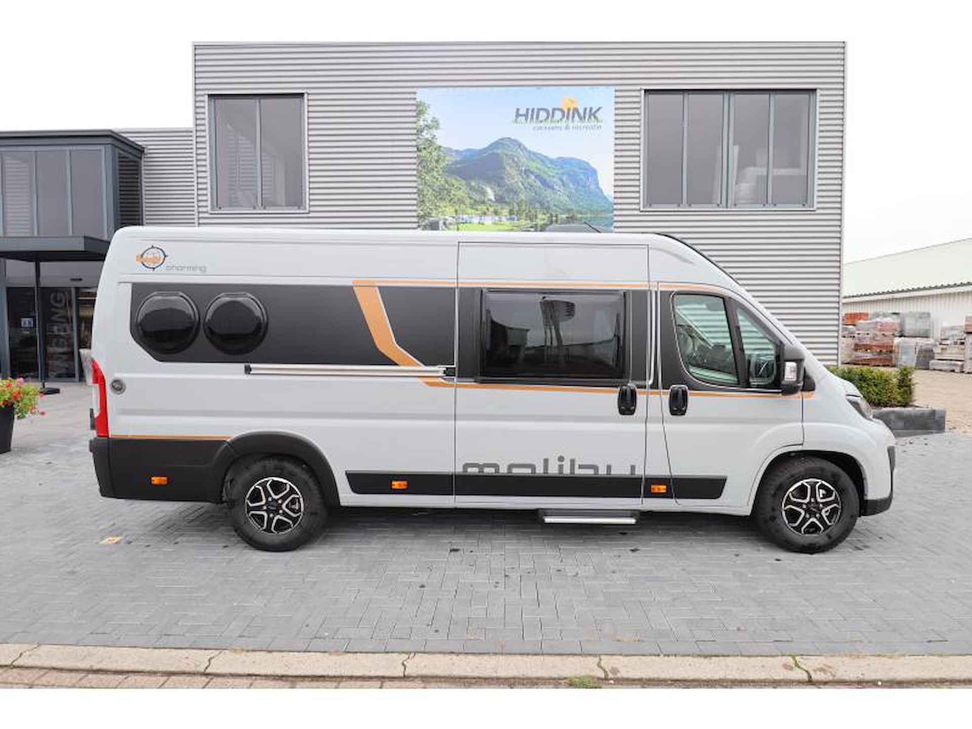 Malibu Van Comfort 640 LE GT Skyview automaat - 3/18