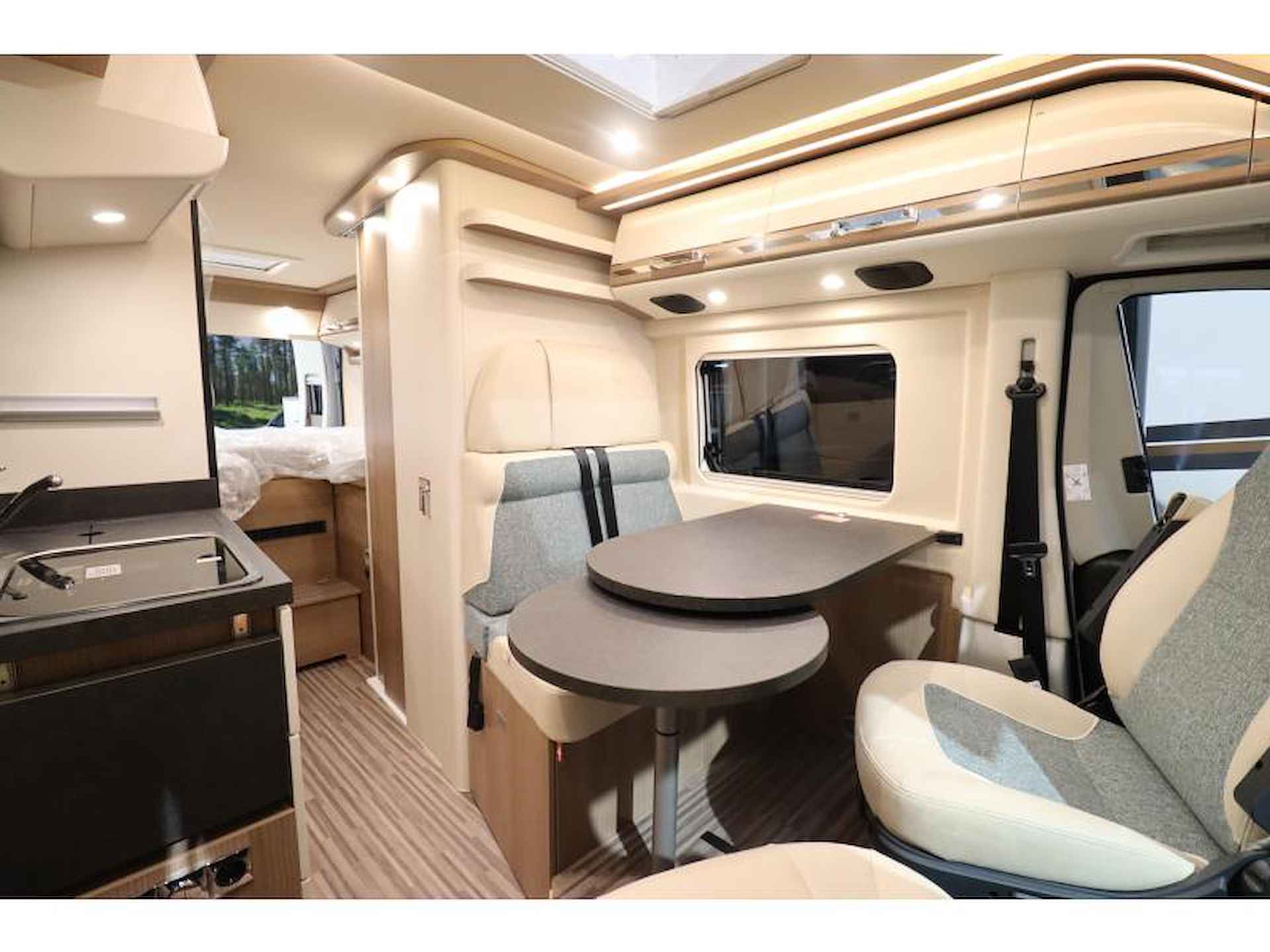 Malibu Van Comfort 640 LE GT Skyview automaat - 12/18