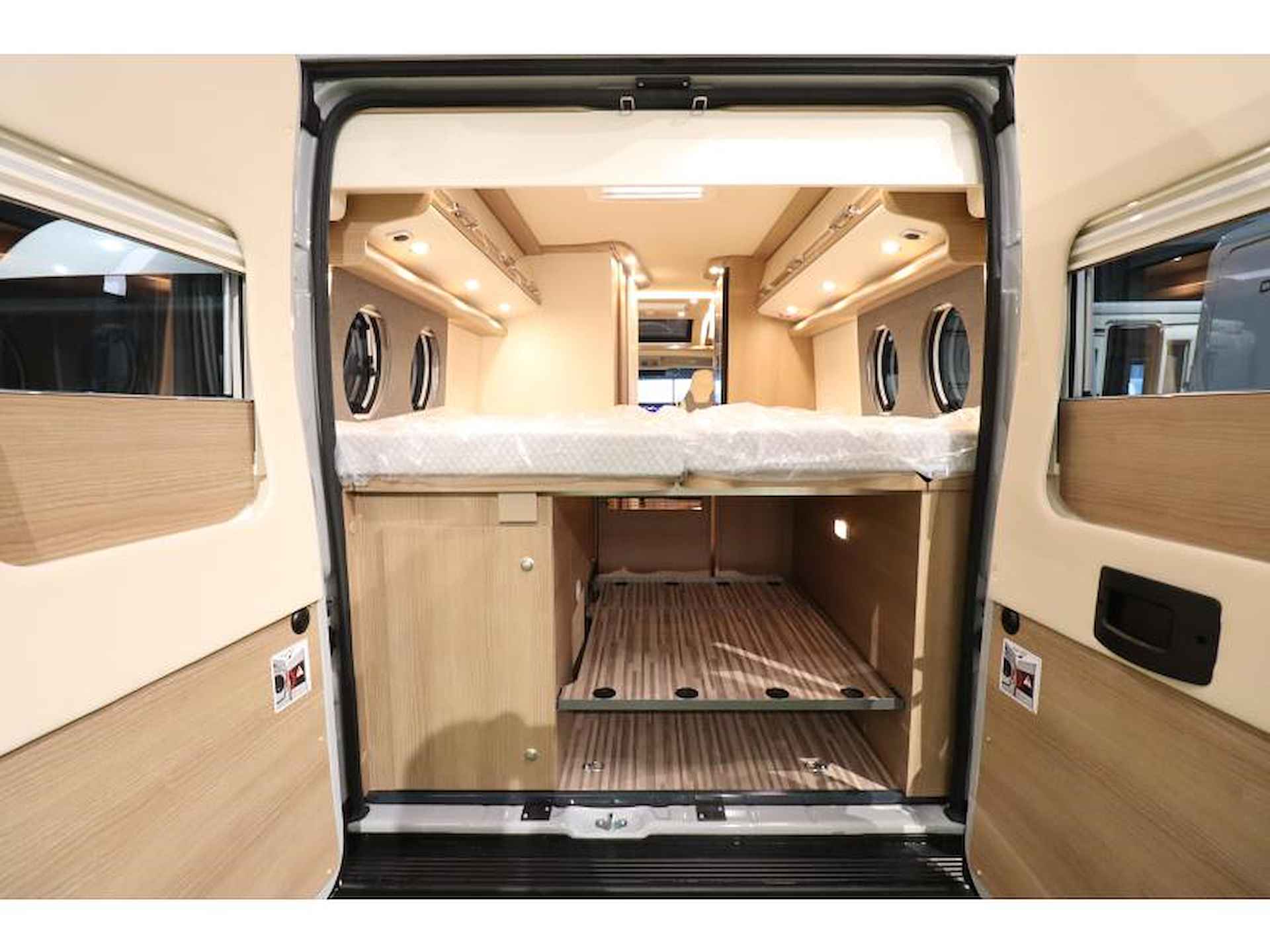 Malibu Van Comfort 640 LE GT Skyview automaat - 16/18