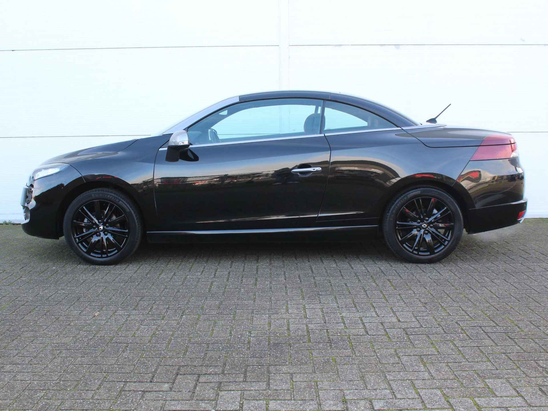 Renault Mégane Coupé-Cabriolet 1.4 TCE GT-Line / Lederen Bekleding / Stoelverwarming Voor / Trekhaak / Windscherm / Navigatie / - 9/49