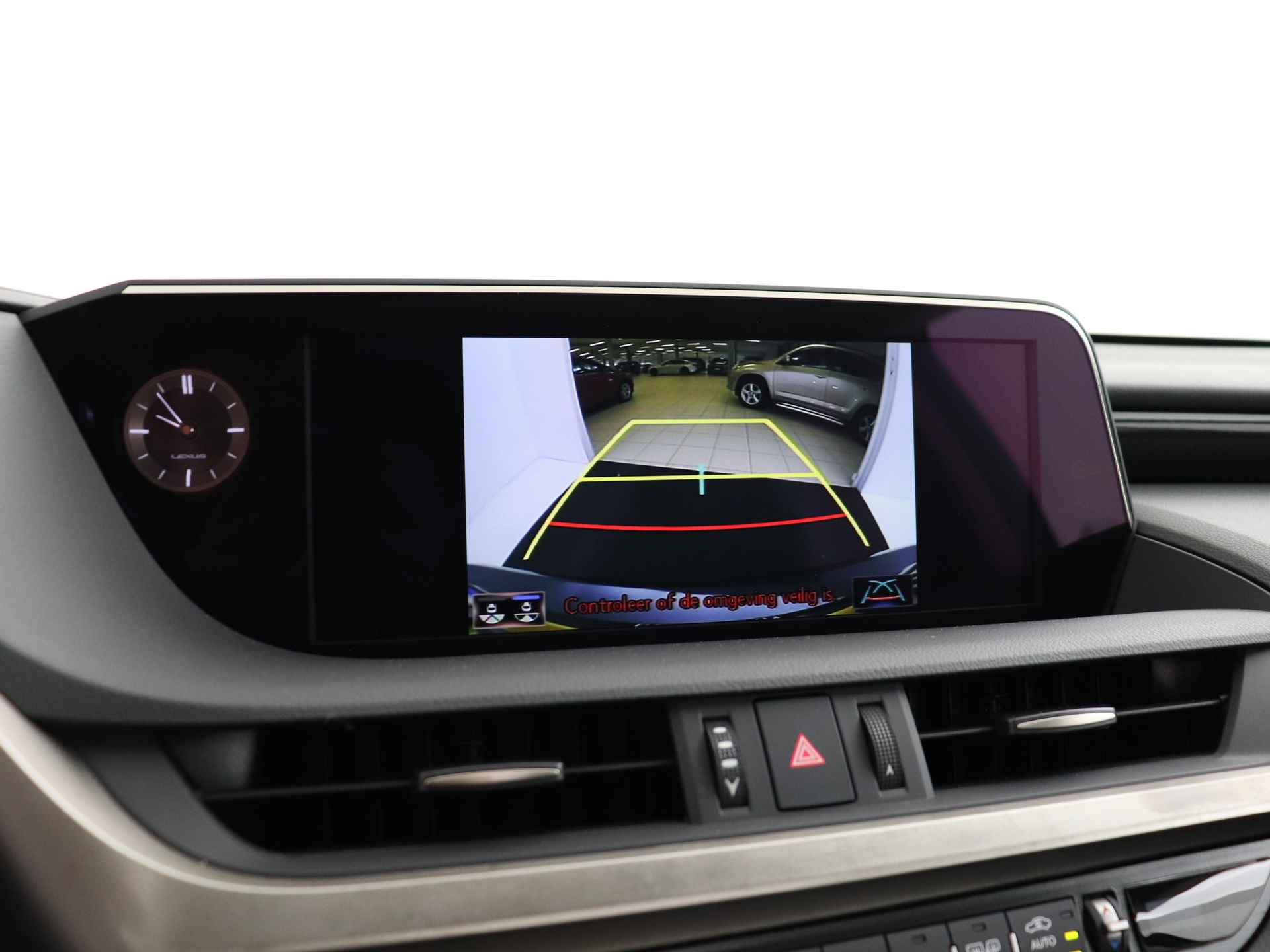 Lexus ES 300h Preference Line | Lexus Premium Navigatie | Stoel- en stuurwielverwarming | Apple Carplay/ Android Auto | - 9/50