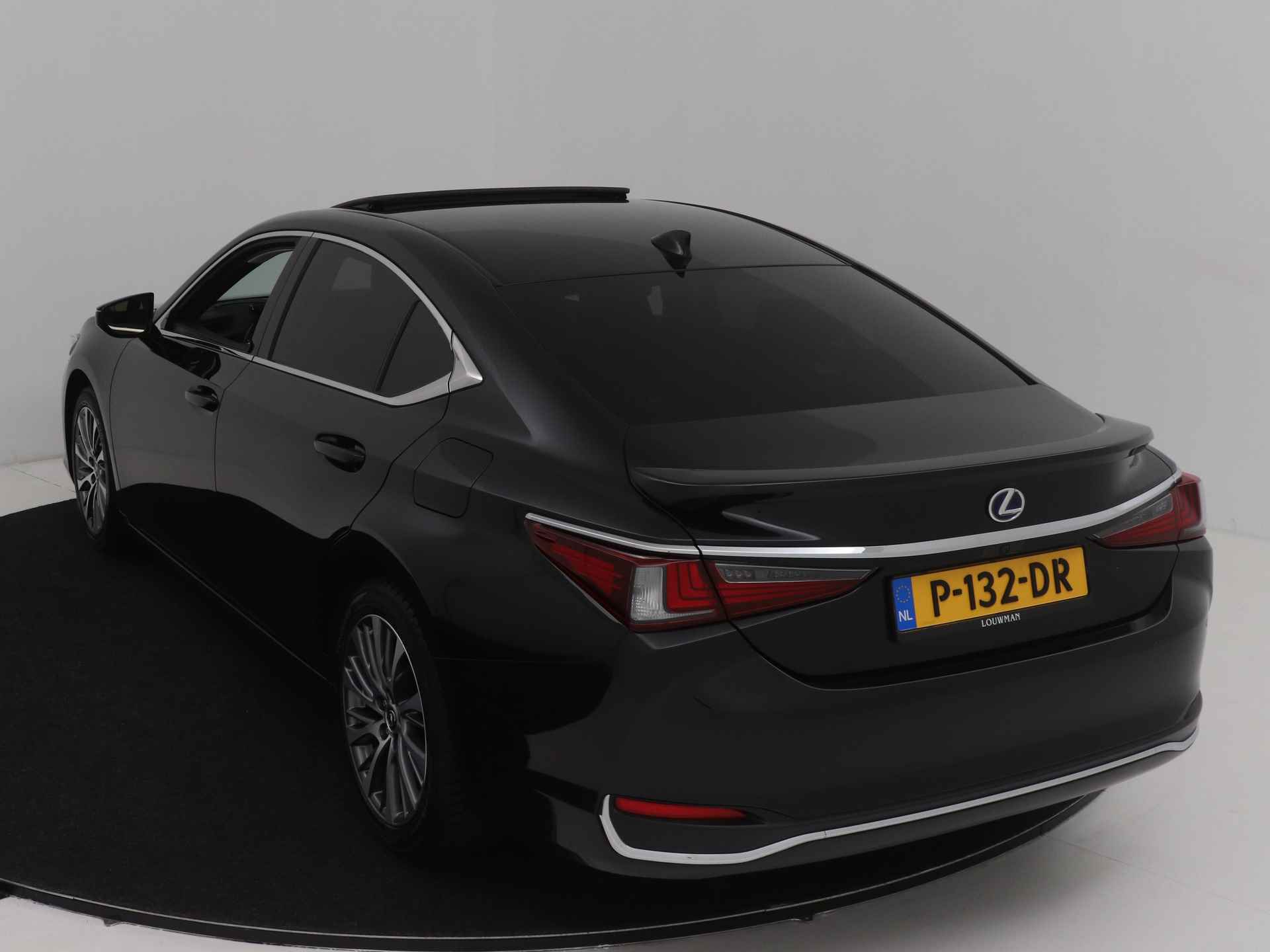 Lexus ES 300h Preference Line | Lexus Premium Navigatie | Stoel- en stuurwielverwarming | Apple Carplay/ Android Auto | - 14/50