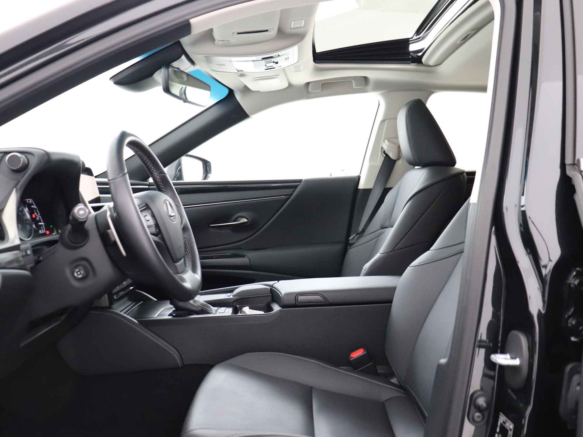 Lexus ES 300h Preference Line | Lexus Premium Navigatie | Stoel- en stuurwielverwarming | Apple Carplay/ Android Auto | - 16/50