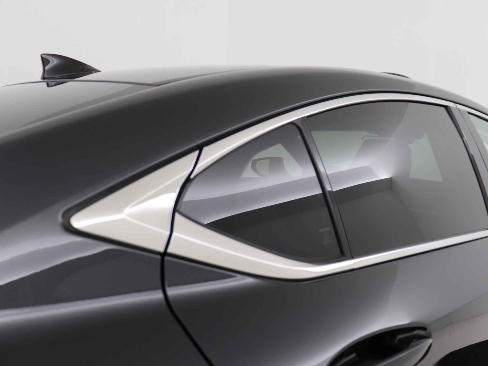 Lexus ES 300h Preference Line | Lexus Premium Navigatie | Stoel- en stuurwielverwarming | Apple Carplay/ Android Auto | - 37/50