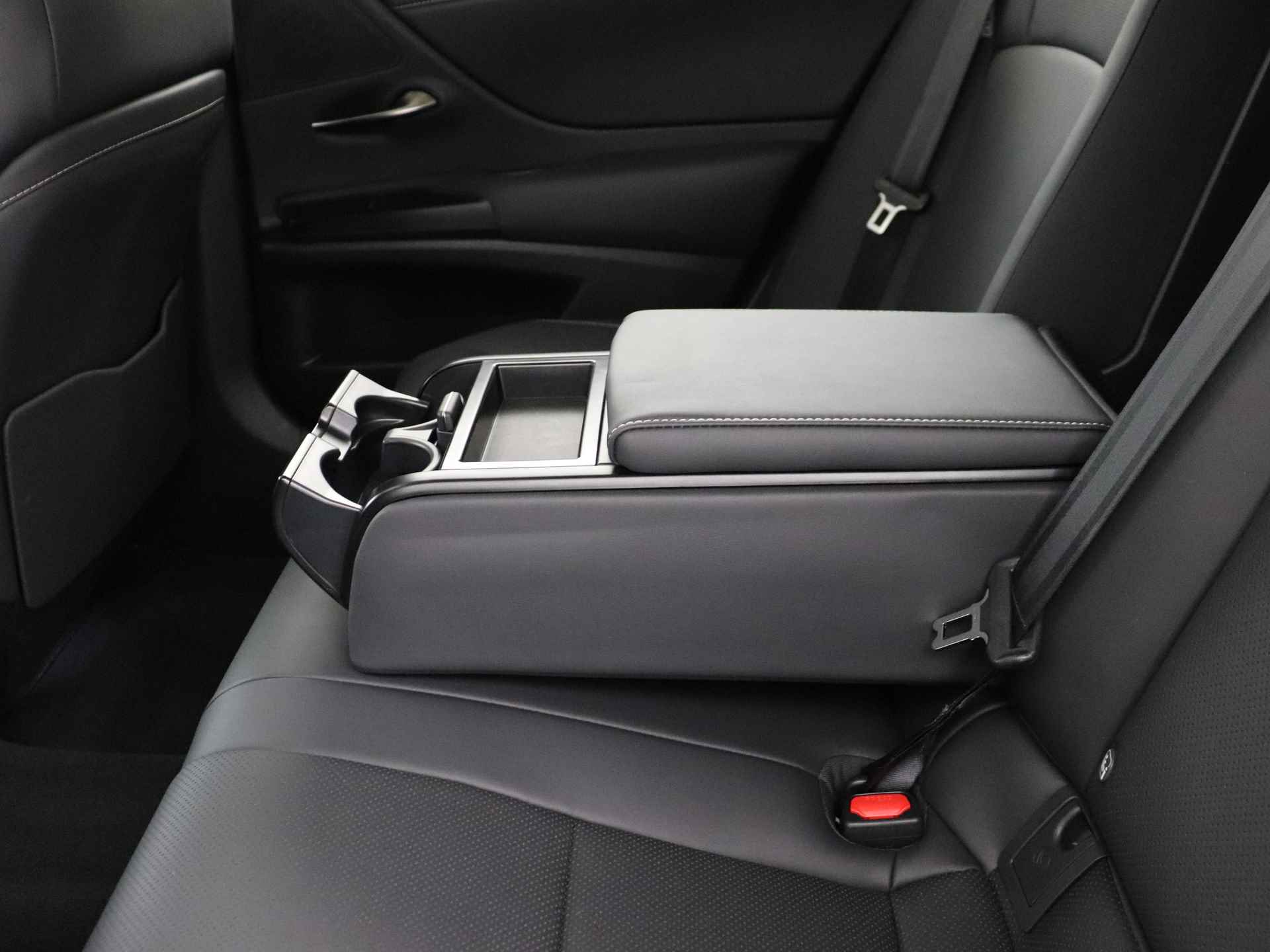 Lexus ES 300h Preference Line | Lexus Premium Navigatie | Stoel- en stuurwielverwarming | Apple Carplay/ Android Auto | - 42/50