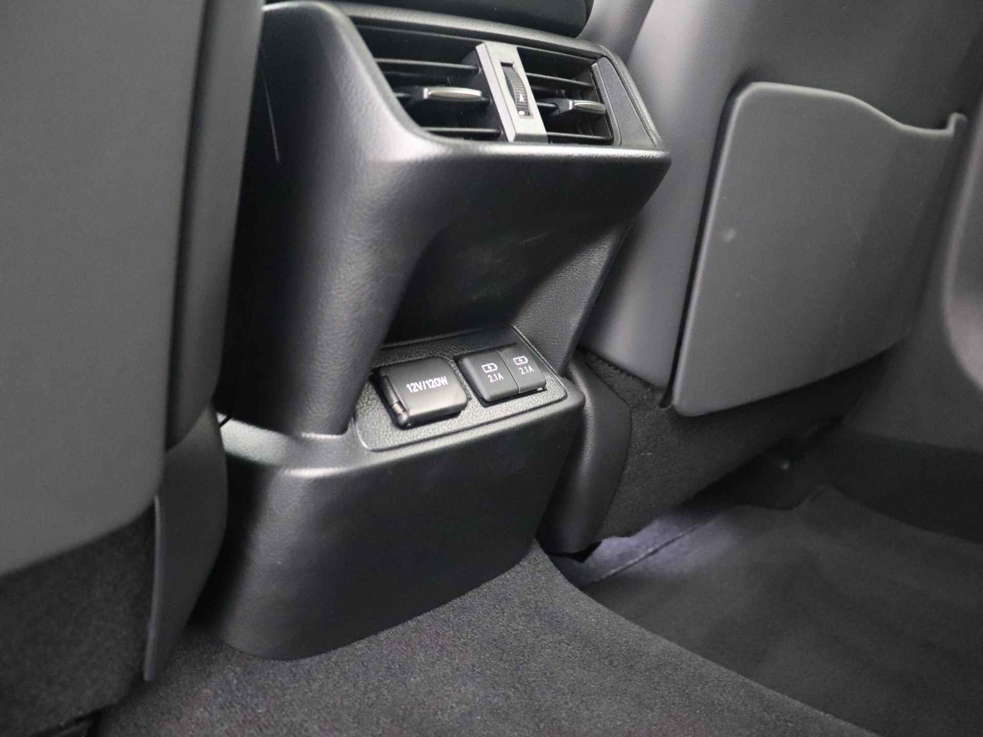 Lexus ES 300h Preference Line | Lexus Premium Navigatie | Stoel- en stuurwielverwarming | Apple Carplay/ Android Auto | - 43/50