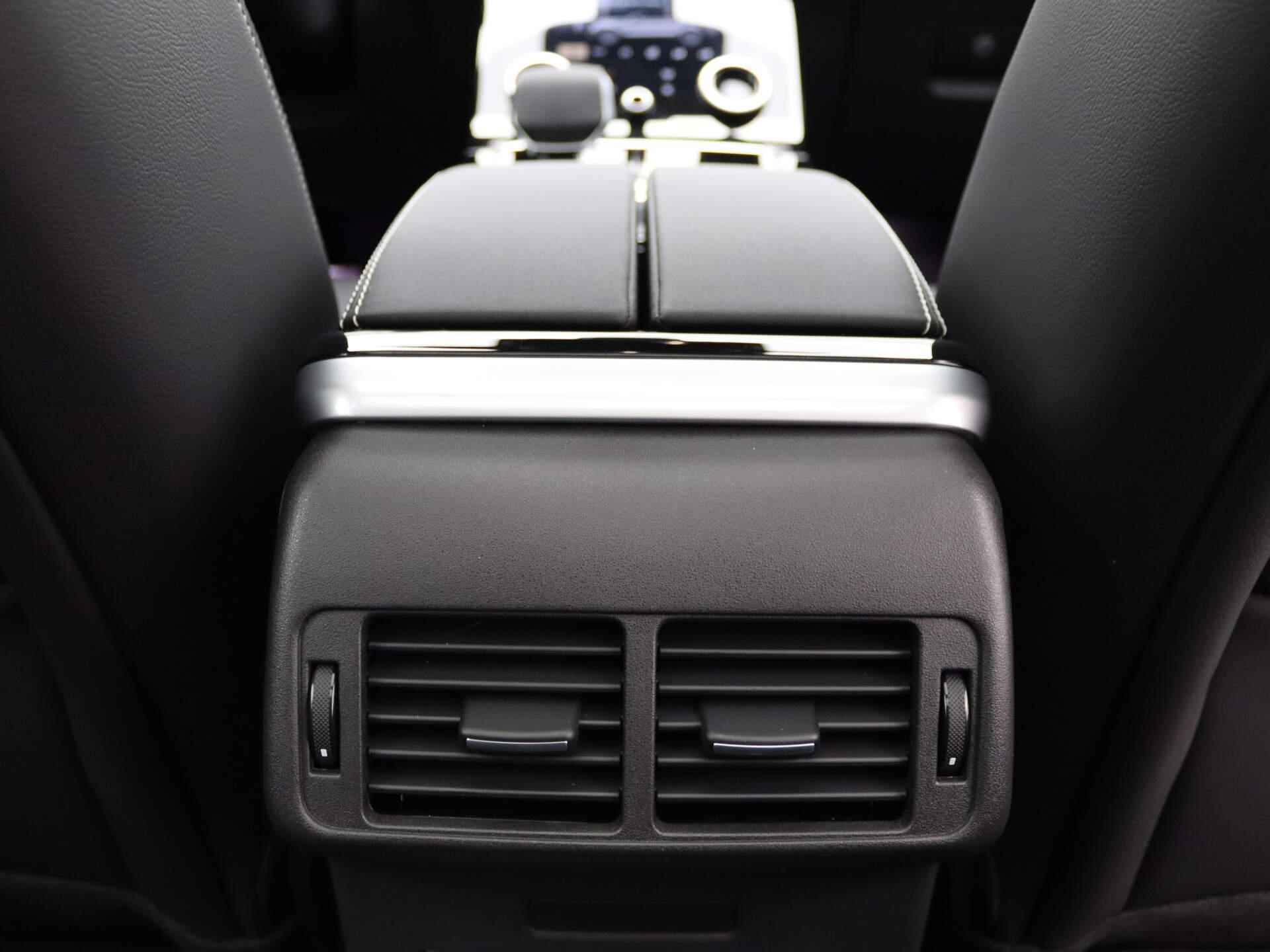 Land Rover Range Rover Velar P400e R-Dynamic S Black Pack | Panorama Dak | Stuurverwarming | 20 Inch | NP € 96.556,- - 35/49