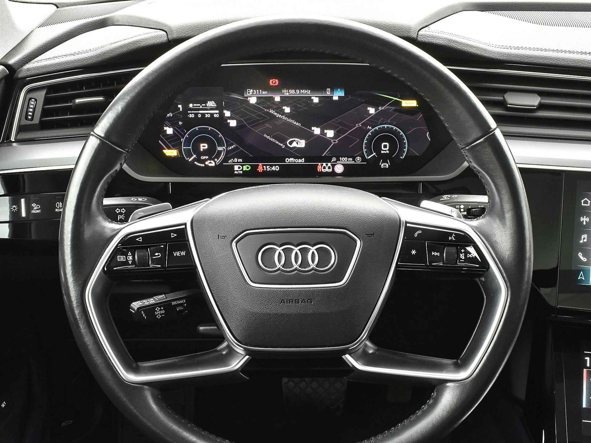 Audi e-tron Sportback 55 quattro Business edition Plus 95 kWh | Sportstoelen | Leder-Alcantara | Panoramadak | Side-Assist | 360 Camera's | - 23/31