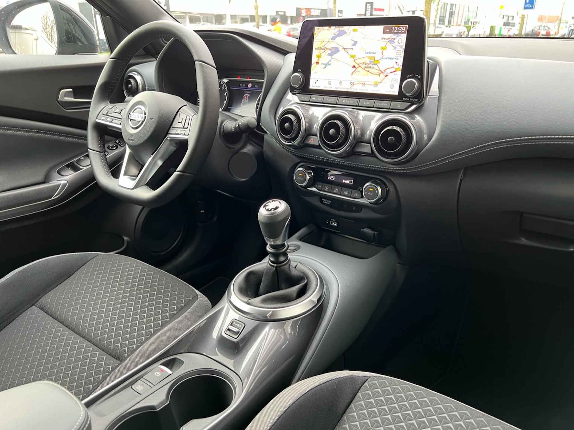 Nissan Juke 1.0 DIG-T 114pk N-Connecta | Park & Ride | Navigatie | Keyless - 26/32