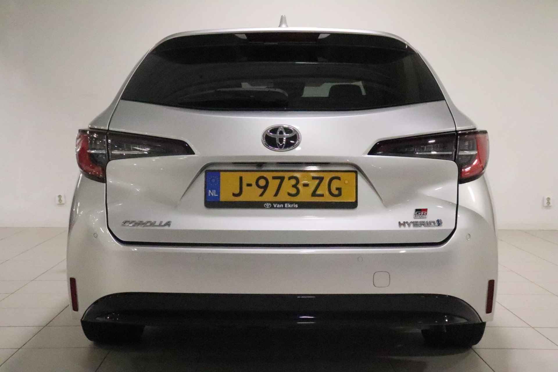 Toyota Corolla Touring Sports 1.8 Hybrid GR-Sport, Stoelverwarming,  Sensoren, All-season banden, Apple Carplay/Android Auto, Cruise & Climate control! - 4/34