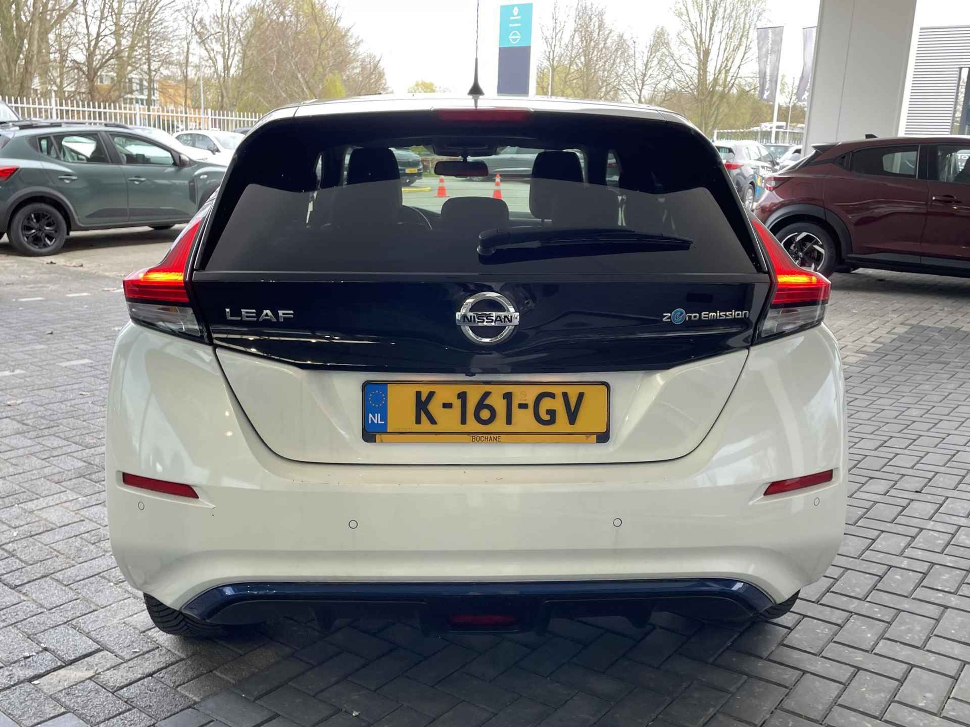 Nissan LEAF 62 kWh e+ Tekna Automaat / Navigatie / Cruise / Clima / 360 gr Camera / Blind spot detectie / LM Velgen / Apple Carplay of Android Auto - 9/30
