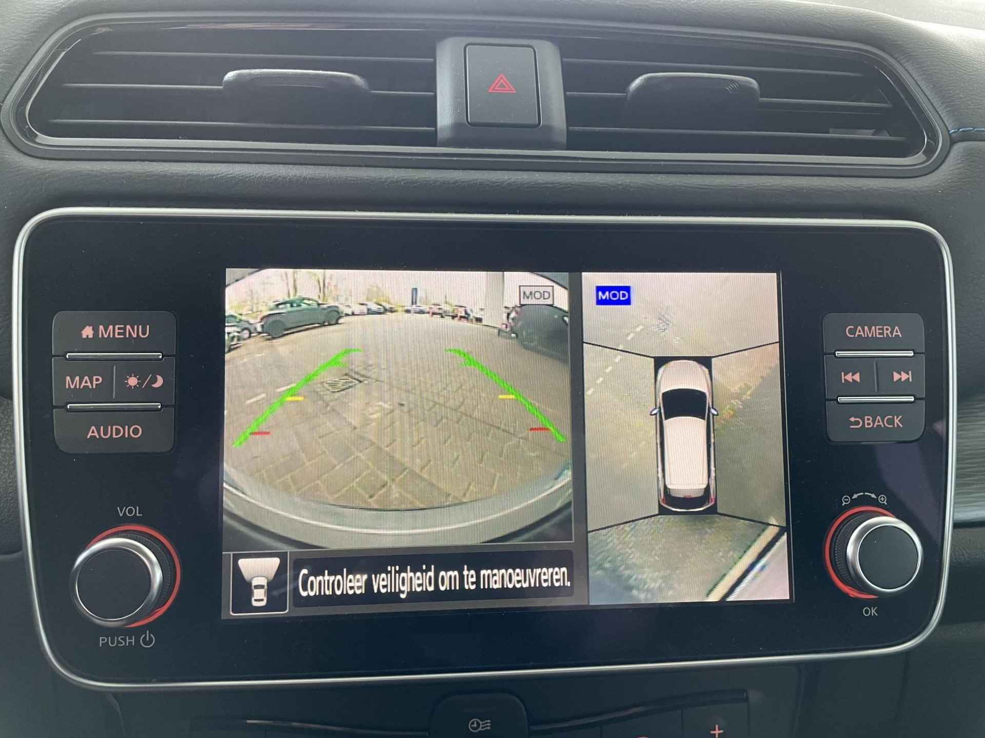 Nissan LEAF 62 kWh e+ Tekna Automaat / Navigatie / Cruise / Clima / 360 gr Camera / Blind spot detectie / LM Velgen / Apple Carplay of Android Auto - 24/30