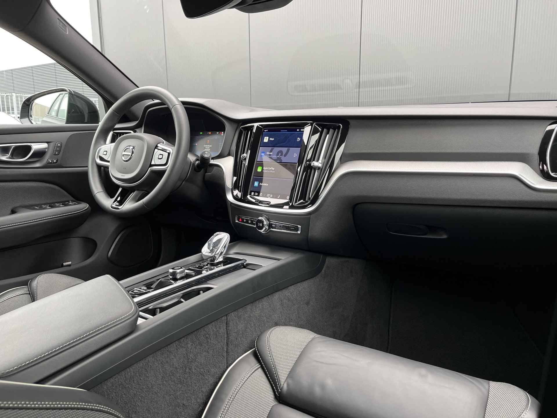 Volvo V60 B4 (Mild Hybrid) Plus Dark | Adaptive Cruise | Camera | BLIS | Keyless | Sportstoelen | Elektrische Voorstoelen - 20/32