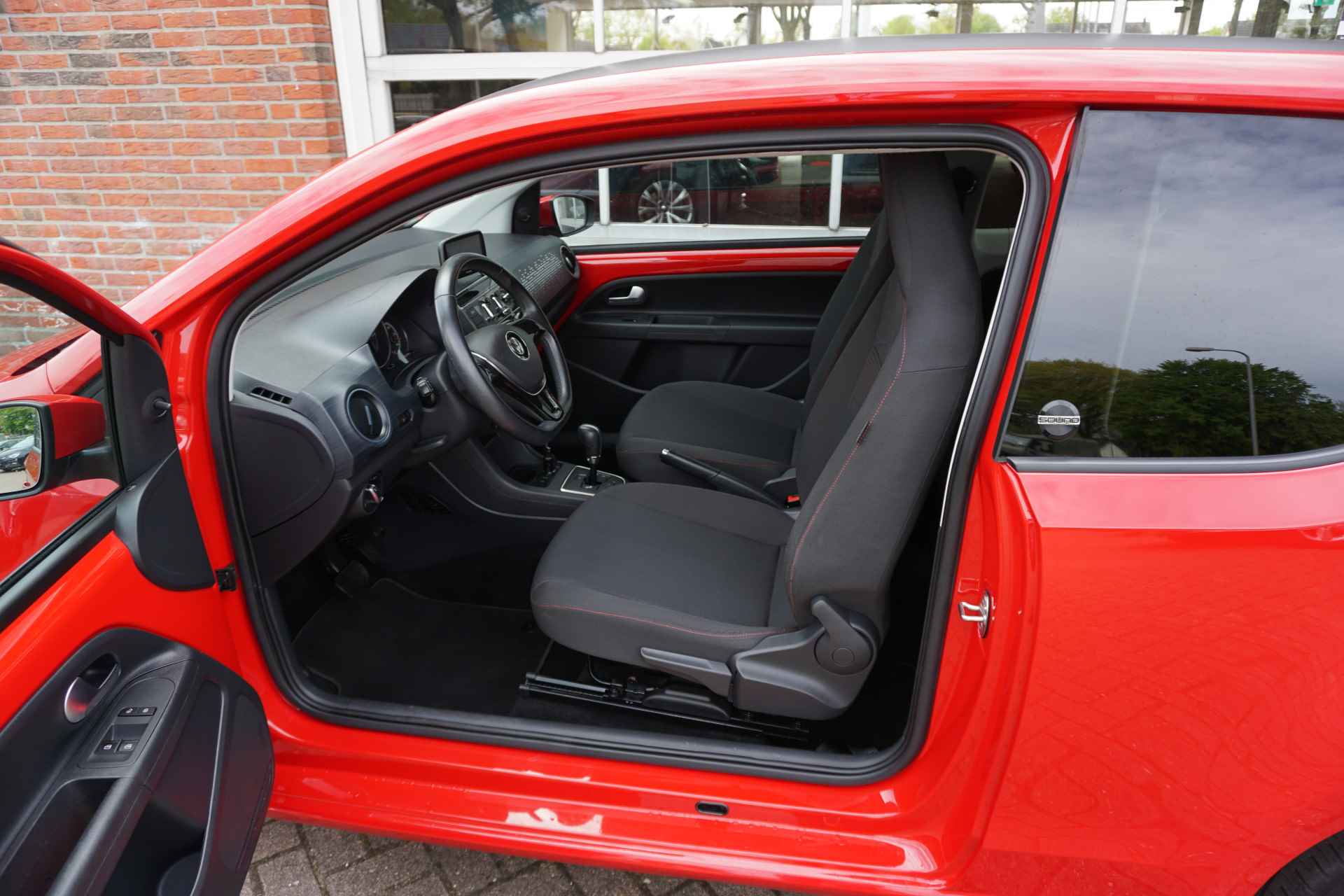 Volkswagen up! Sound Automaat PDC | Cruise control *All in prijs* - 6/24