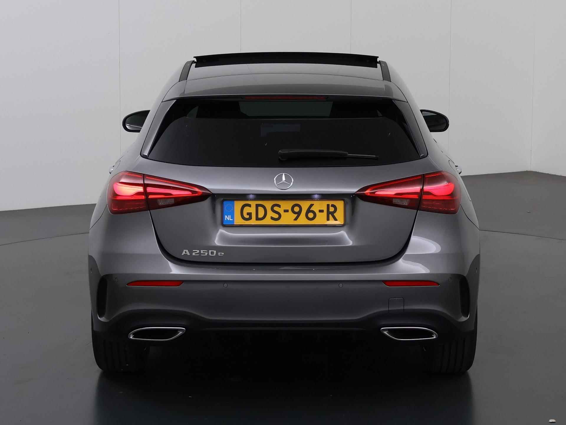 Mercedes-Benz A-klasse 250 e AMG Line | Multibeam LED | Panoramadak | Apple carplay & Android auto | Dodehoekdetectie | Achteruitrijcamera - 5/48