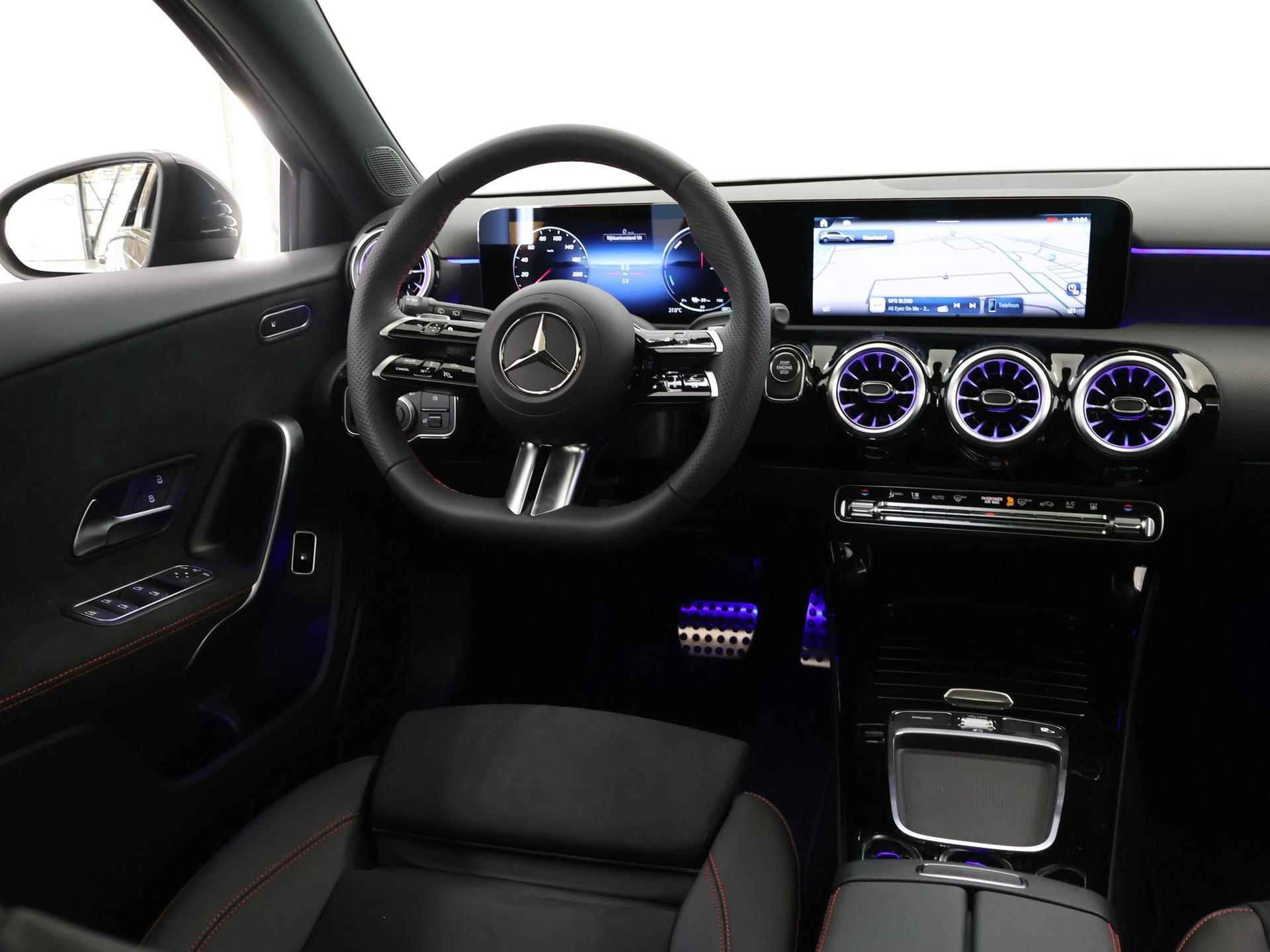 Mercedes-Benz A-klasse 250 e AMG Line | Multibeam LED | Panoramadak | Apple carplay & Android auto | Dodehoekdetectie | Achteruitrijcamera - 10/48