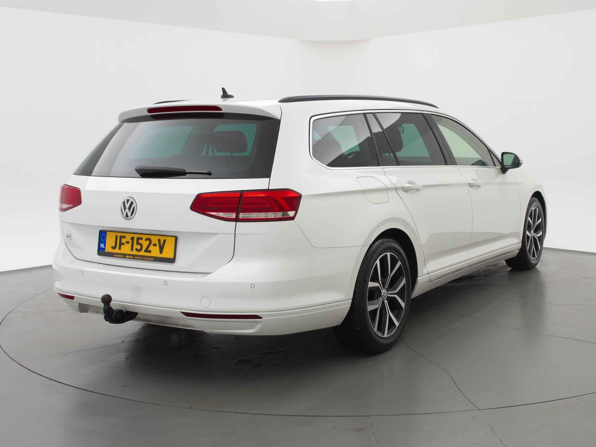 Volkswagen Passat Variant 1.6 TDI DSG AUT. COMFORTLINE + WEGKL. TREKHAAK / LED / NAVIGATIE - 3/35