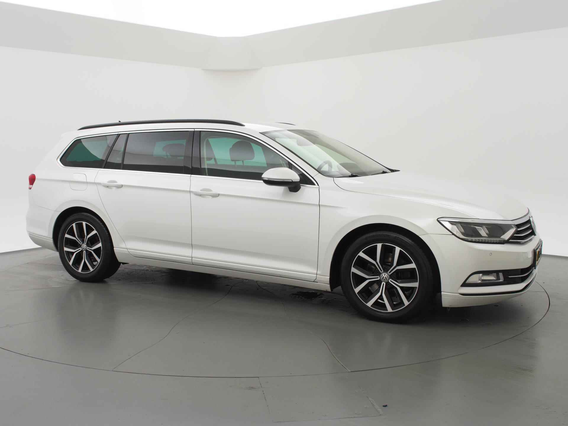 Volkswagen Passat Variant 1.6 TDI DSG AUT. COMFORTLINE + WEGKL. TREKHAAK / LED / NAVIGATIE - 15/35