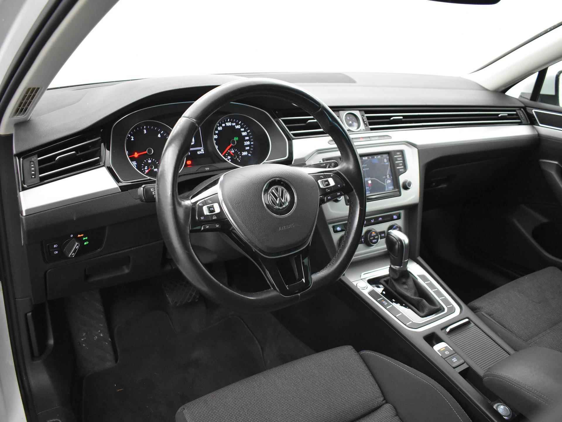 Volkswagen Passat Variant 1.6 TDI DSG AUT. COMFORTLINE + WEGKL. TREKHAAK / LED / NAVIGATIE - 18/35