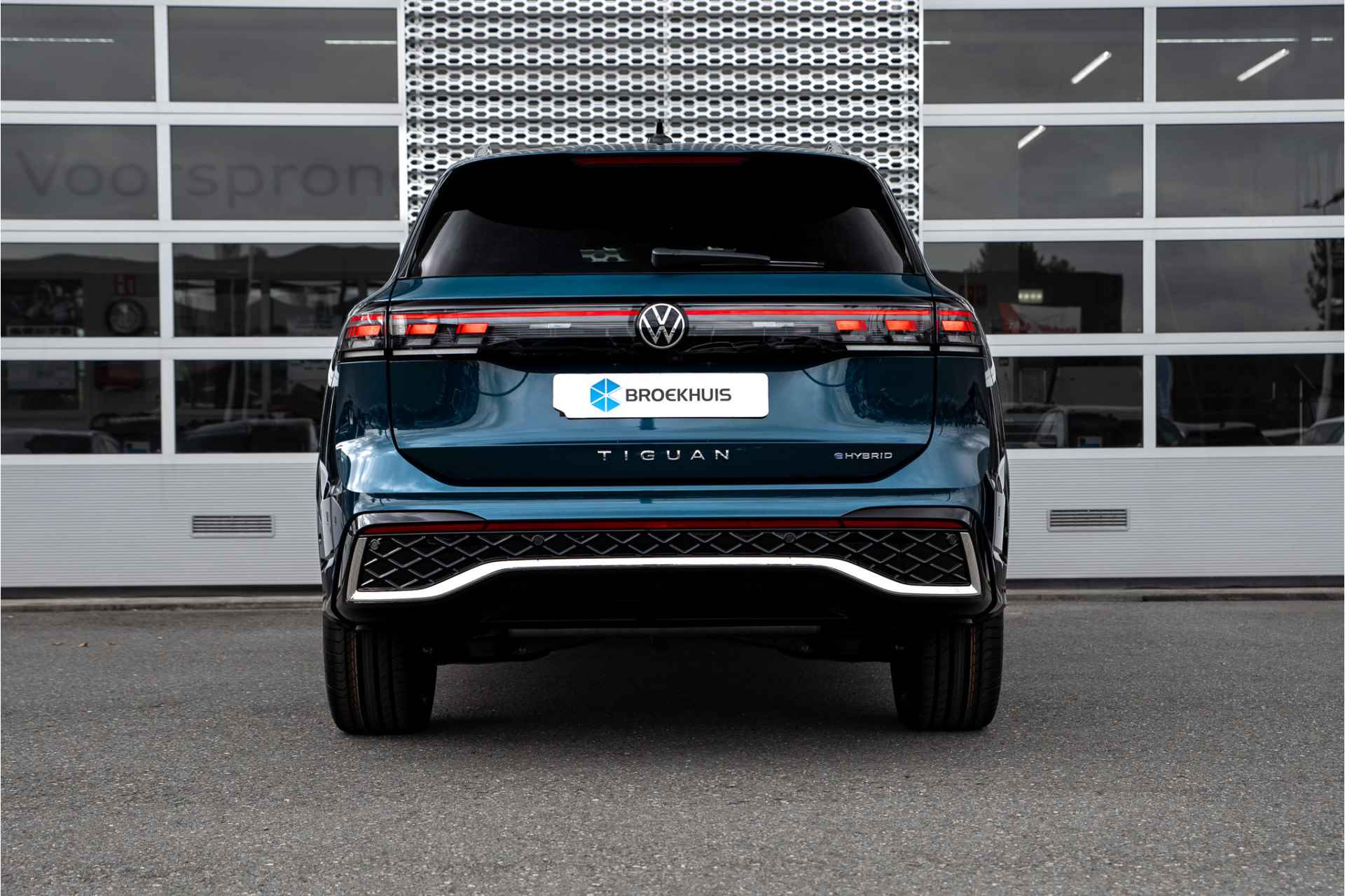 Volkswagen Tiguan 1.5 TSI 204pk PHEV R-Line Business | 20" | Trekhaak | Dynamic Chassis Control Pro | - 4/35