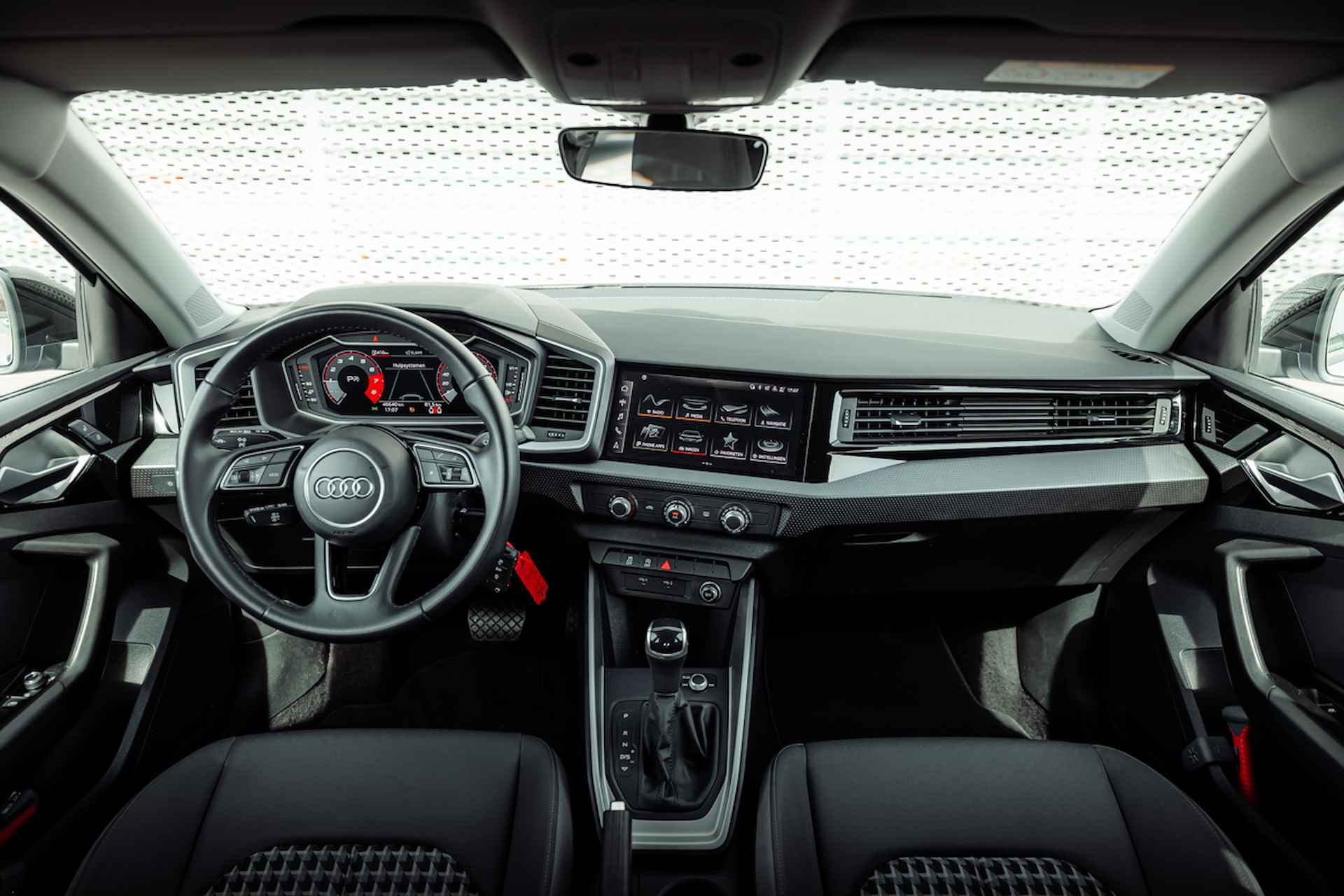 Audi A1 Sportback 30 TFSI 110pk s-tronic Advanced edition | Sportstoelen | Parkeersensoren achter | Dak in contrastkleur - 16/27