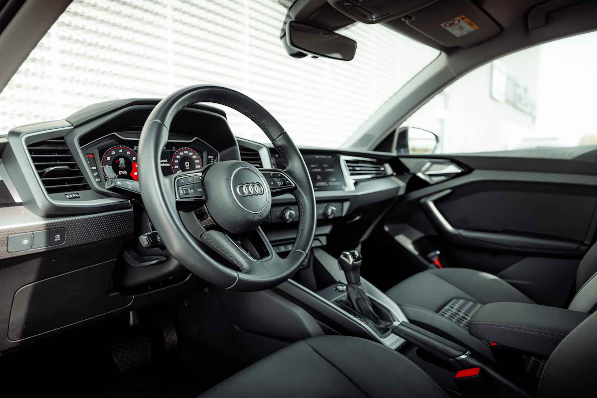Audi A1 Sportback 30 TFSI 110pk s-tronic Advanced edition | Sportstoelen | Parkeersensoren achter | Dak in contrastkleur - 18/27