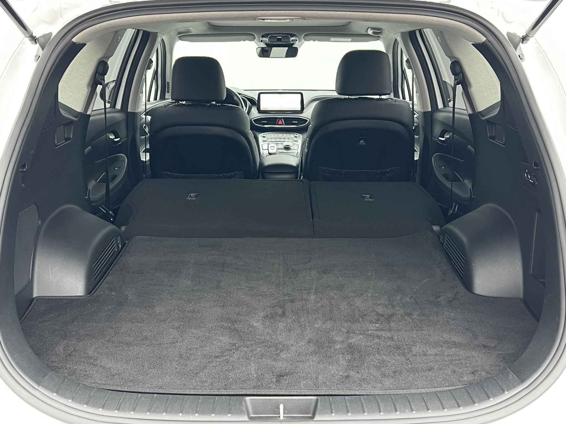 Hyundai Santa Fe 1.6 T-GDI HEV 230pk Comfort Smart Sky / Afneembare trekhaak 1.650 kg / Origineel NL Auto / Dealer onderhouden / 5 zitplaatsen / Navigatie / Apple Carplay Android / - 32/64