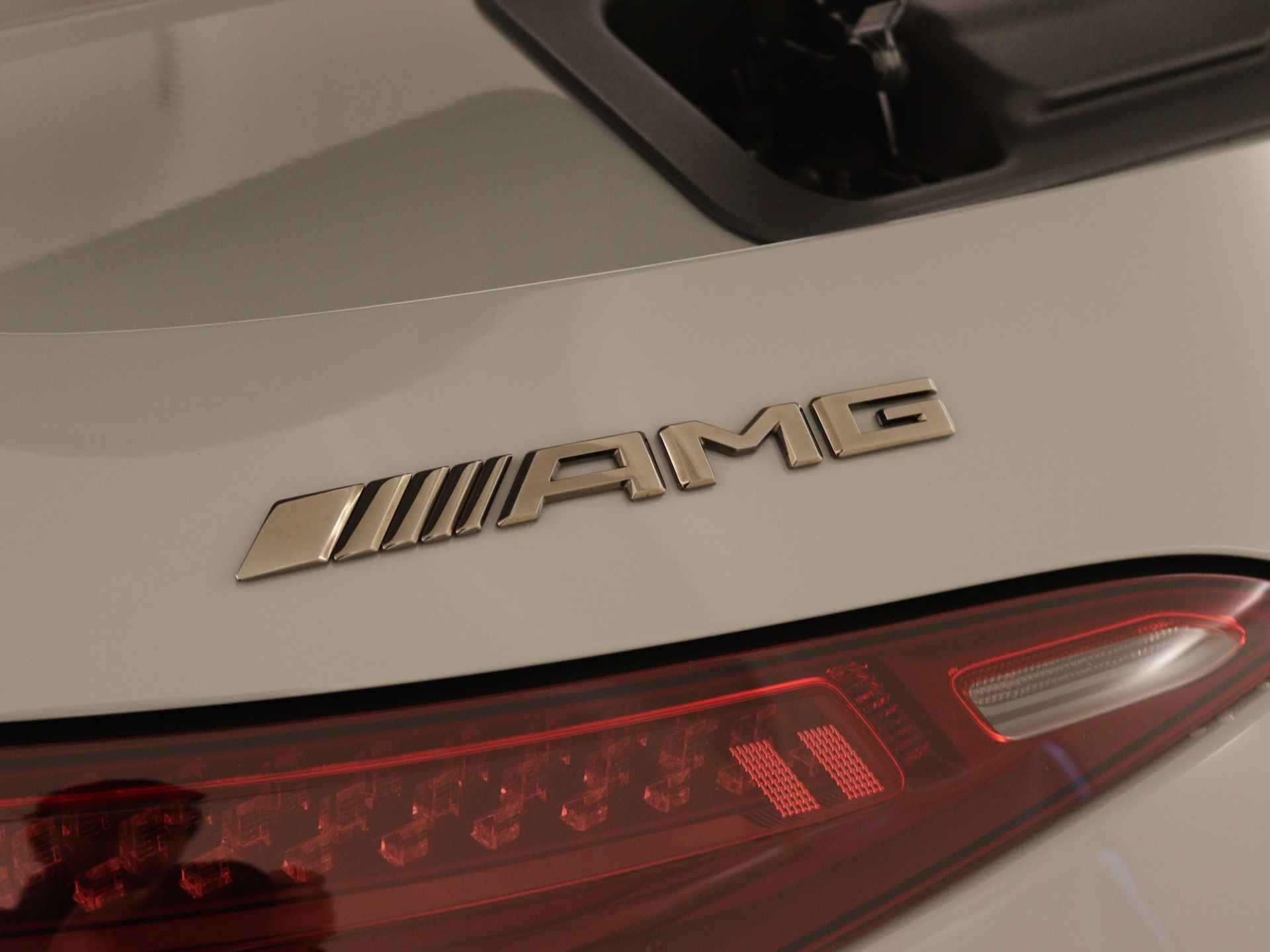 Mercedes-Benz SL-Klasse Roadster 43 AMG | Stoelventilatie/verwarming | Memory seats | 360 ° Camera | Burmester sound | Sfeerverlichting - 39/46