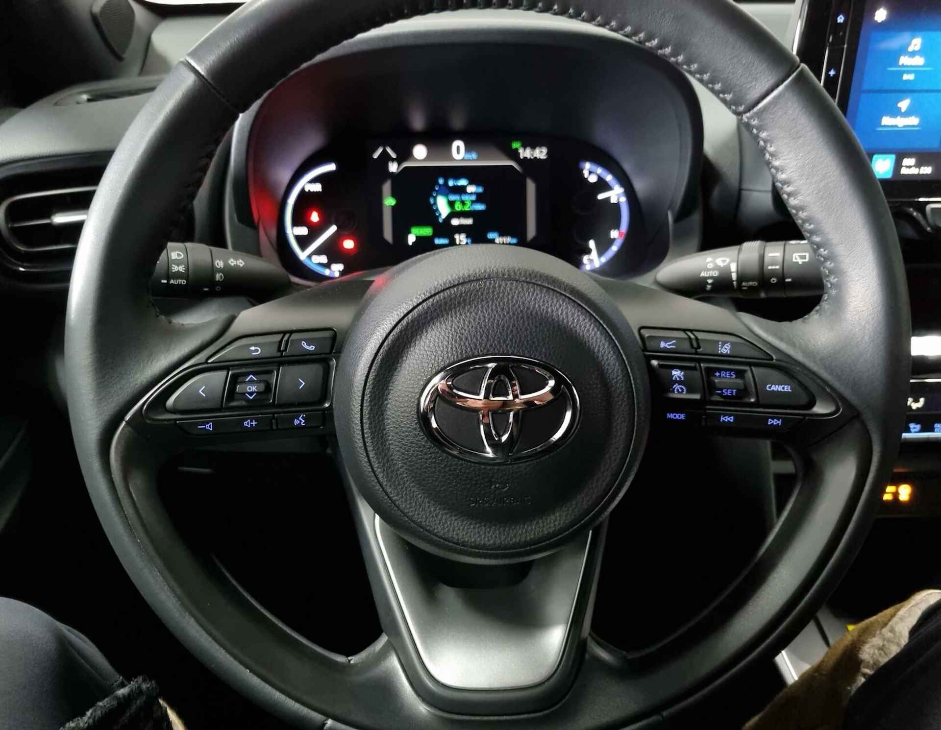 Toyota Yaris Cross 1.5 Hybrid Dynamic / Apple Carplay - Android auto / NAV - 31/58