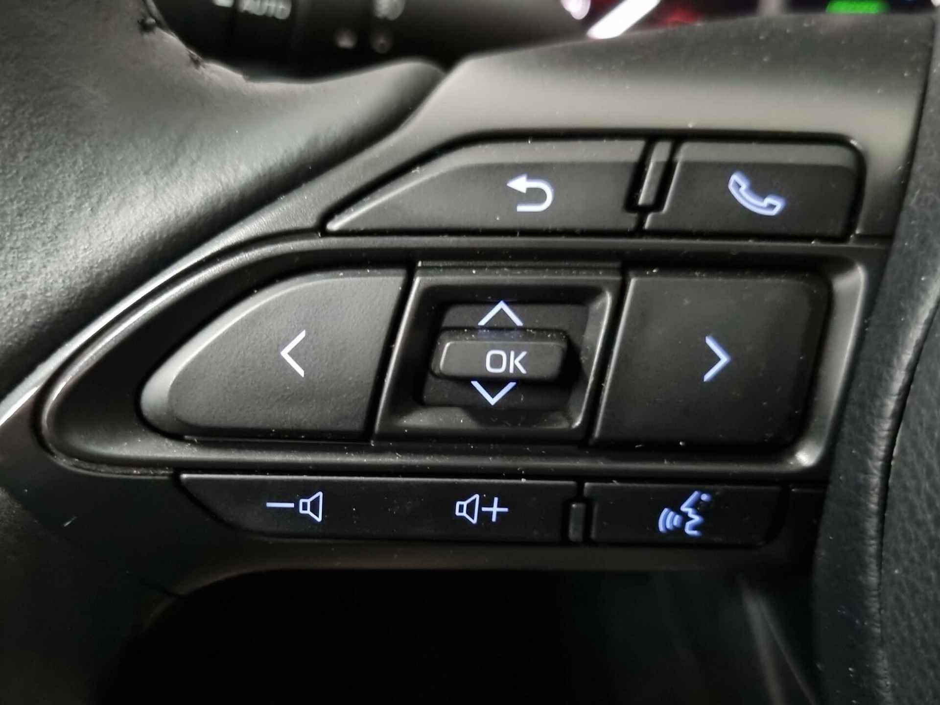 Toyota Yaris Cross 1.5 Hybrid Dynamic / Apple Carplay - Android auto / NAV - 32/58