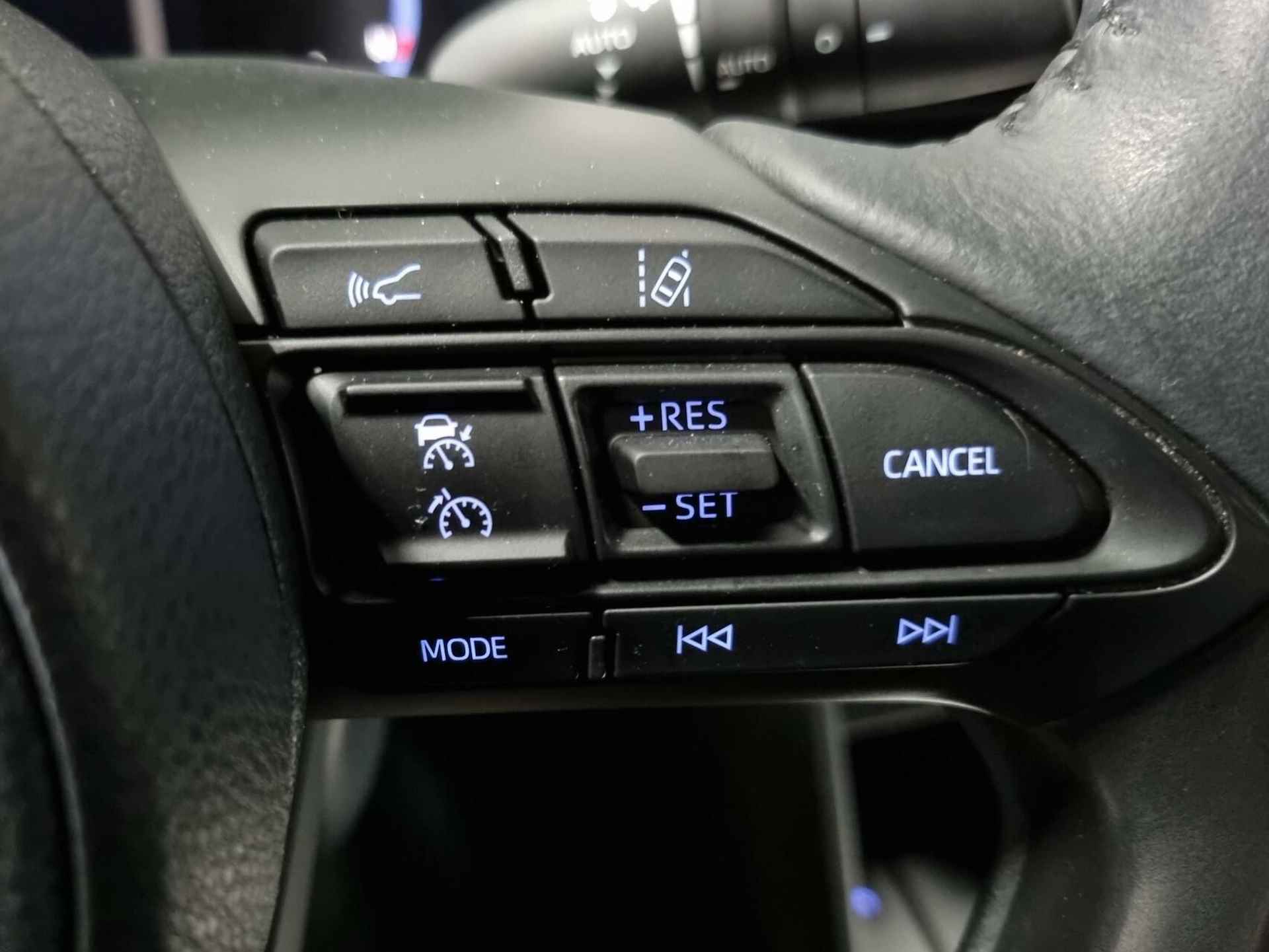 Toyota Yaris Cross 1.5 Hybrid Dynamic / Apple Carplay - Android auto / NAV - 35/58