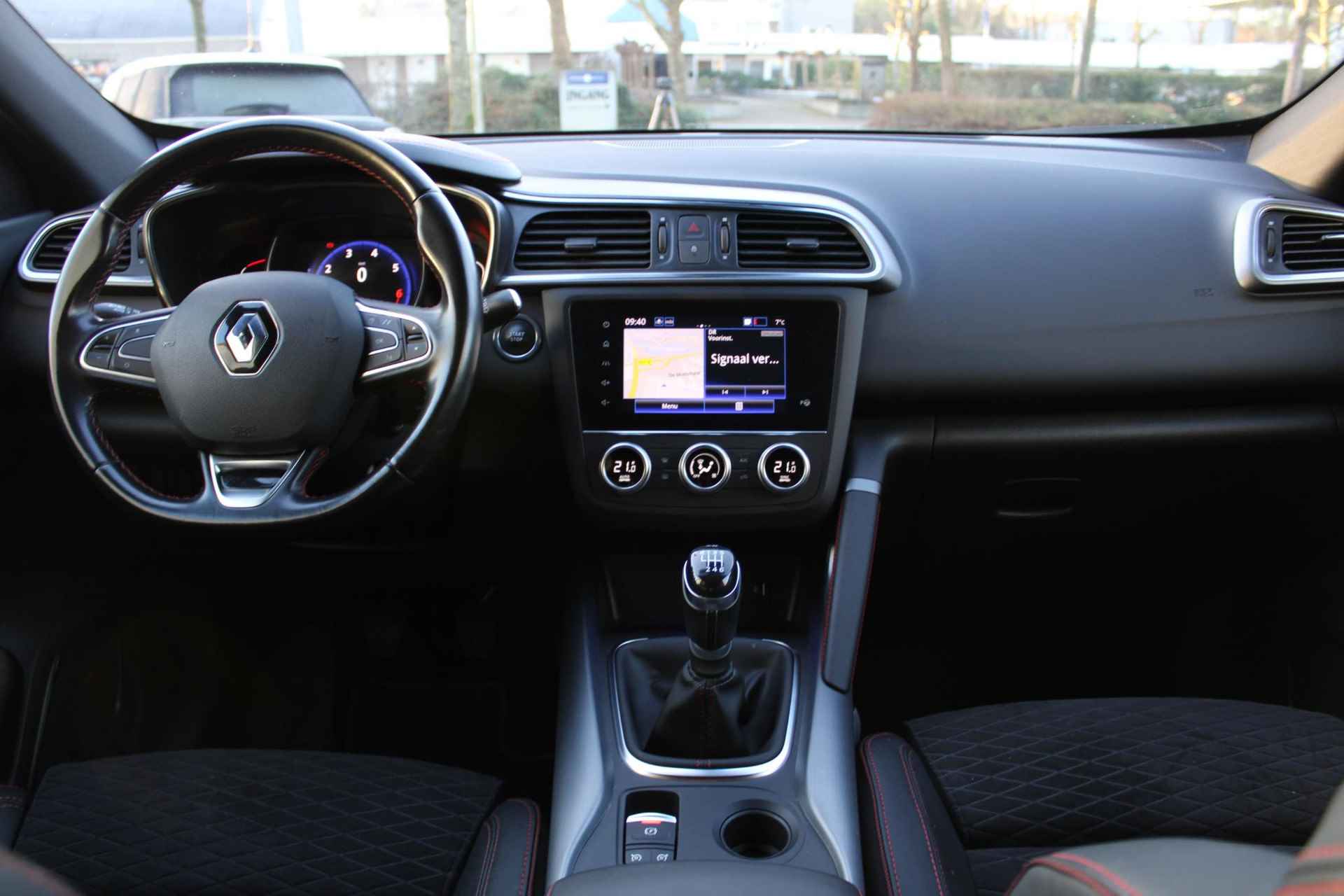 Renault Kadjar 1.3 TCe Black Edition Navigatiesysteem | Achteruitrijcamera | Parkeersensoren | Stoelverwarming - 31/41