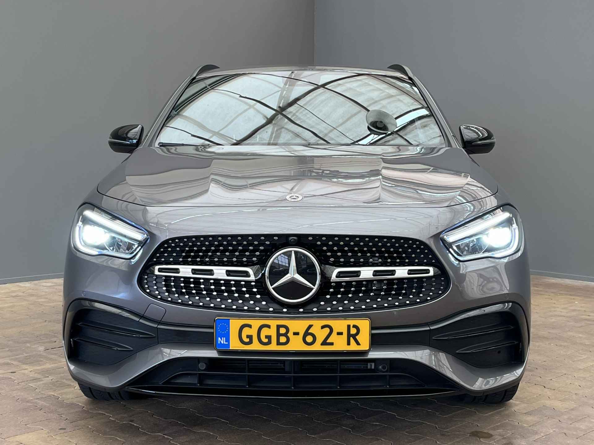 Mercedes-Benz GLA 180 AMG Line | AMG-Styling | Camera | Stoelverwarming | Elek.Klep | Alcantara/Leder | 19'' Lichtmetaal | Widescreen! | Automaat | Navigatie | Keyless | Sportstoelen | Bluetooth | Clima | Cruise | Carplay | 2023! - 10/52