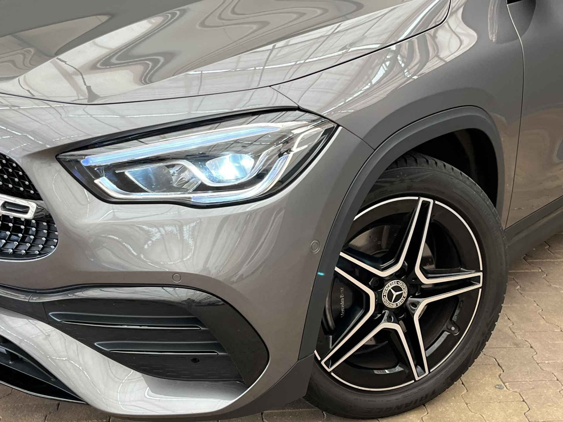 Mercedes-Benz GLA 180 AMG Line | AMG-Styling | Camera | Stoelverwarming | Elek.Klep | Alcantara/Leder | 19'' Lichtmetaal | Widescreen! | Automaat | Navigatie | Keyless | Sportstoelen | Bluetooth | Clima | Cruise | Carplay | 2023! - 45/52